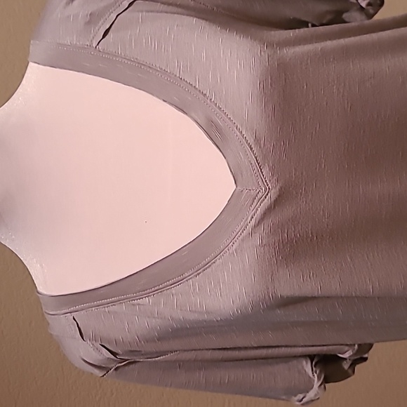 WOMAN'S GRAY TEE SIZE M - Picture 4 of 7